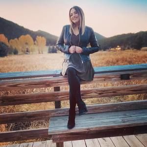 Meet your Posher, Lorena berenice